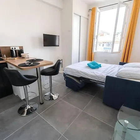 3 Centre-ville En Etage Refait A Neuf Nice