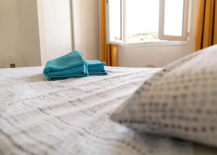 Appartement 3 Centre-ville En Etage Refait A Neuf *