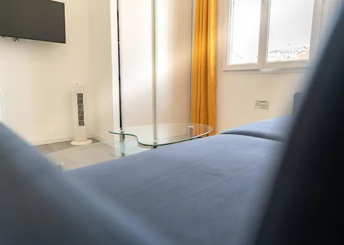 3 Centre-ville En Etage Refait A Neuf Nice